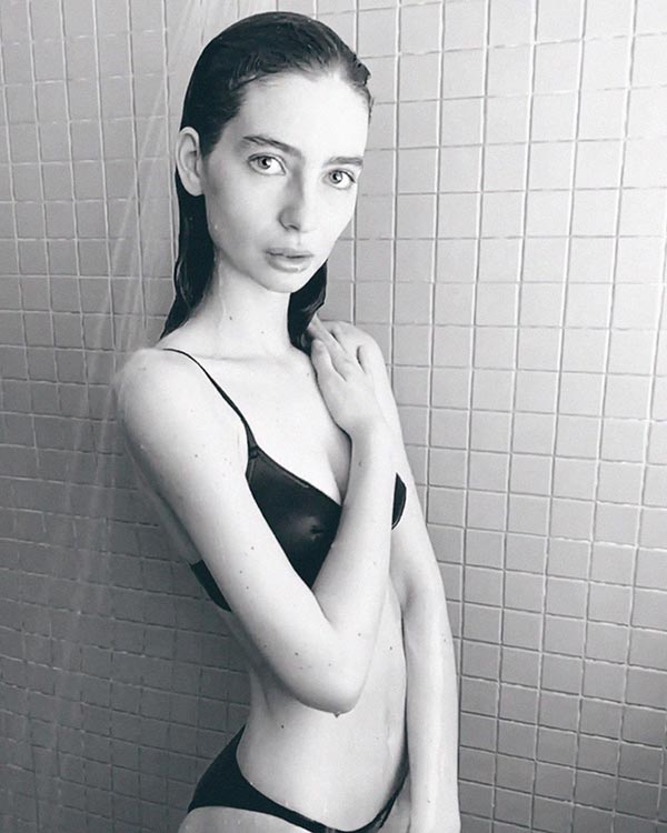 Image of Meadow Walker's thin body makes her a perfect model.