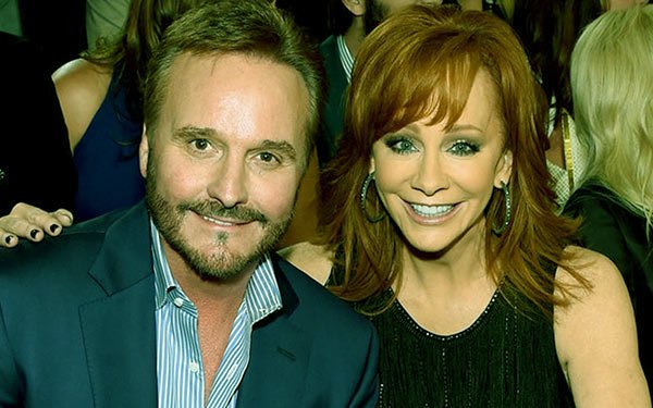 Image of Narvel Blackstock and Reba McEntire at the 2015 Country Music Awards